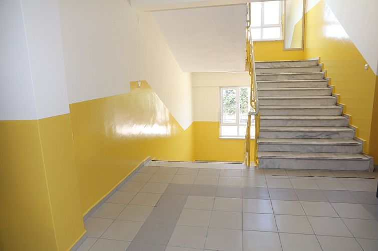 Belediye, okulları pırıl pırıl yapıyor