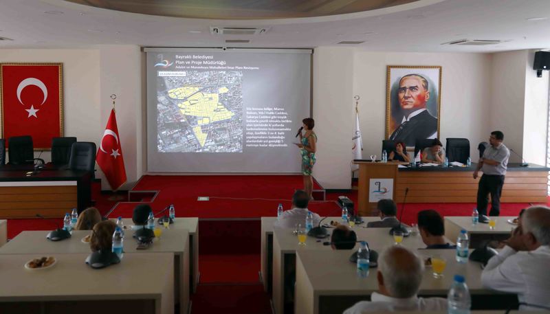 Bayraklı’da eskiyen planlar yenileniyor