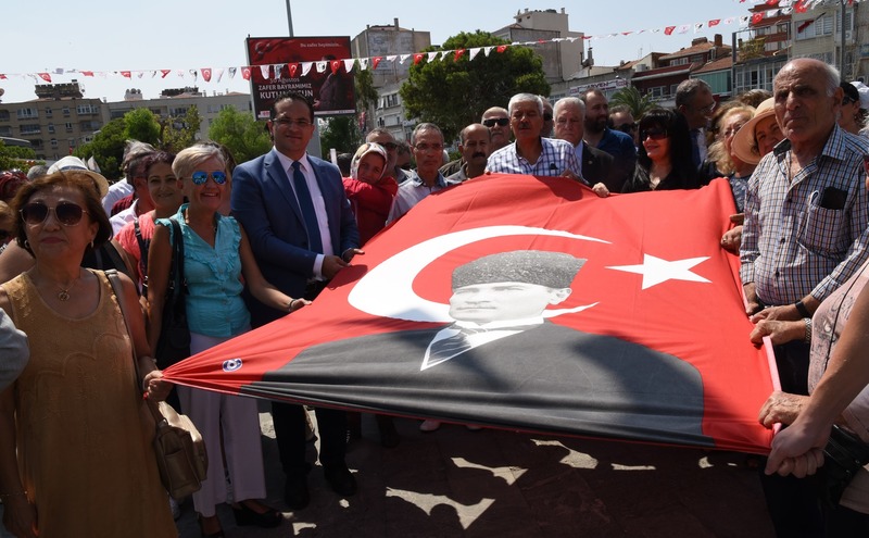 Başkan Atila, çalışanlarla bayramlaştı