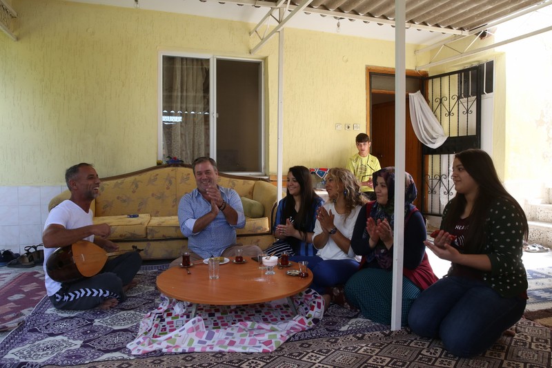 Başkan Piriştina'dan çat kapı ziyaret