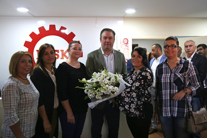 Başkan Piriştina’dan DİSK’e nazar boncuğu