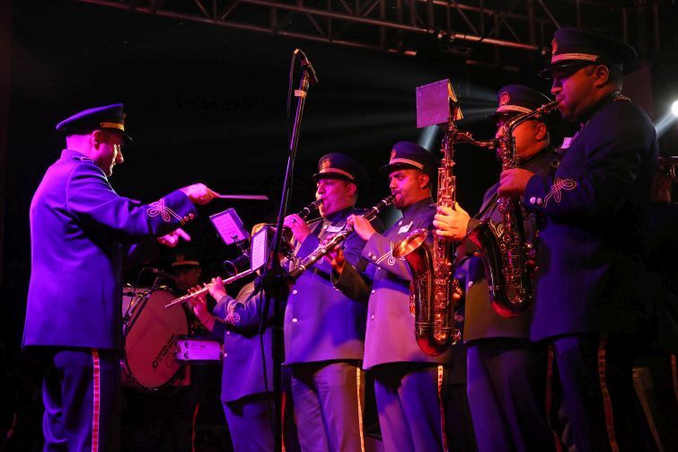 Buca’da meşaleli fener alayı