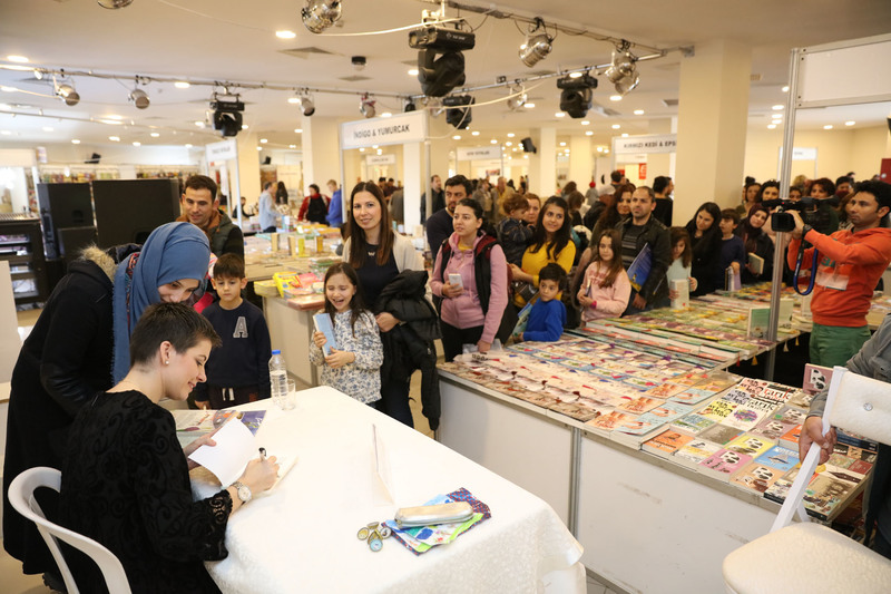 Güzelbahçe’de kitap şenliğine ilgi