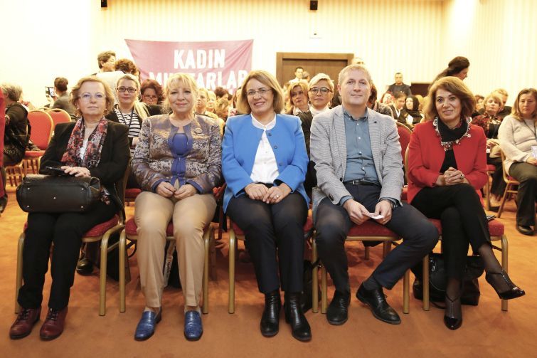 Kadın muhtarlar Konak’ta buluştu