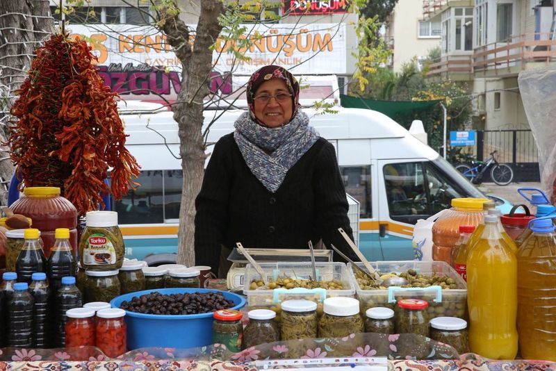 Üreticiler organik ürünleriyle Buca’da buluştu