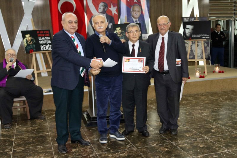 Deniz Gezmiş' Bayraklı'da anıldı