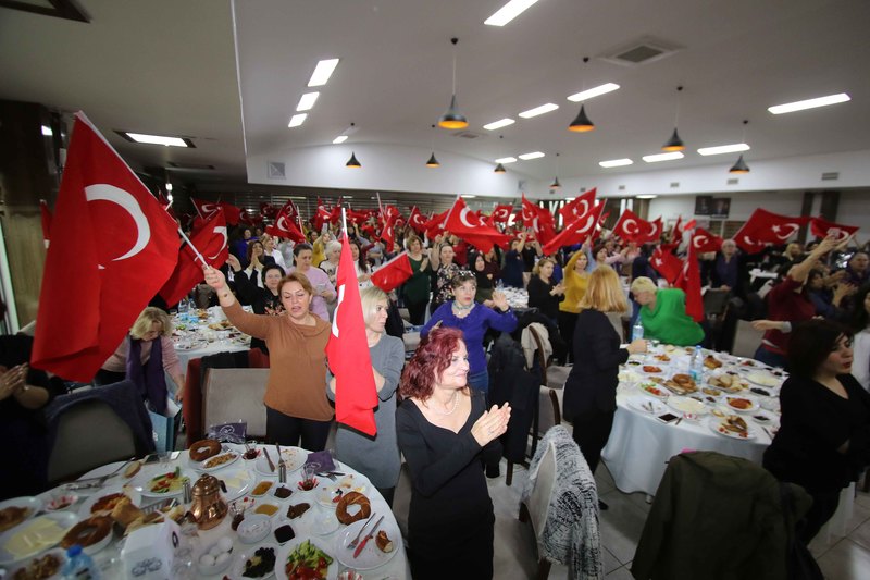"Atatürk Cumhuriyetini yıktırmayalım"