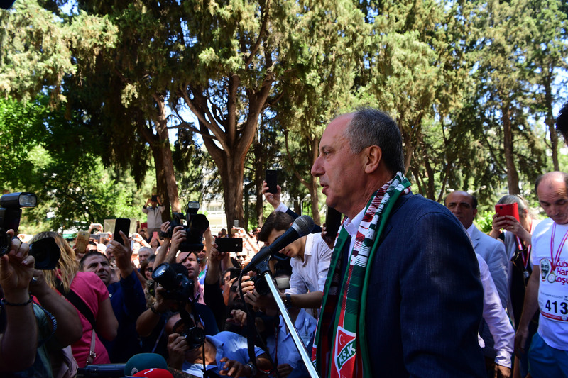 "O tekme atandan hesap sormazsam namerdim"