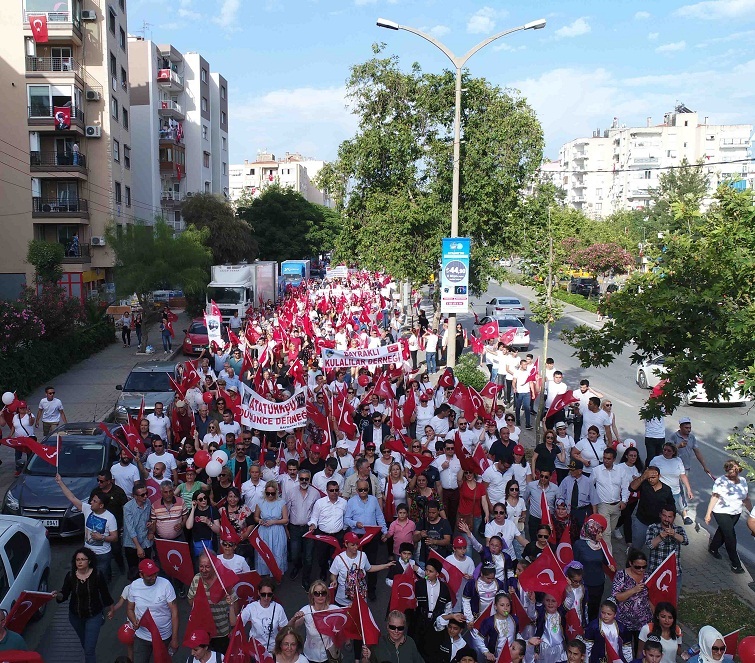 Bayraklı'da 19 Mayıs coşkusu