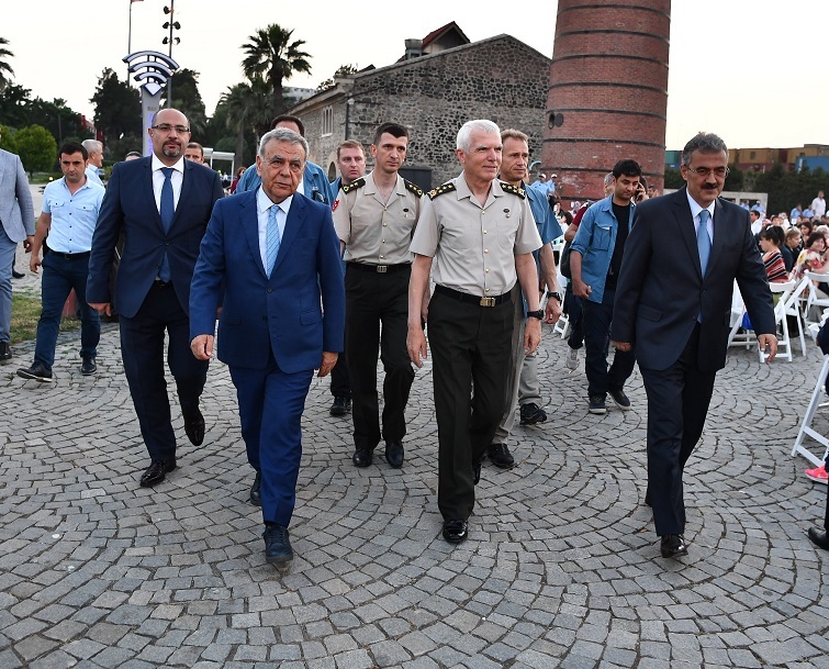 Şehit ve gazilere “minnet gecesi”