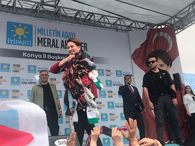 Meral Akşener: Ekonominin içine tükürdünüz