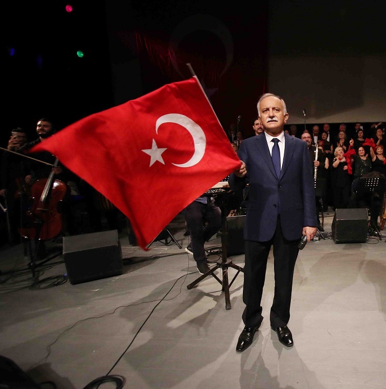 Bayraklı'da ustaya saygı konseri