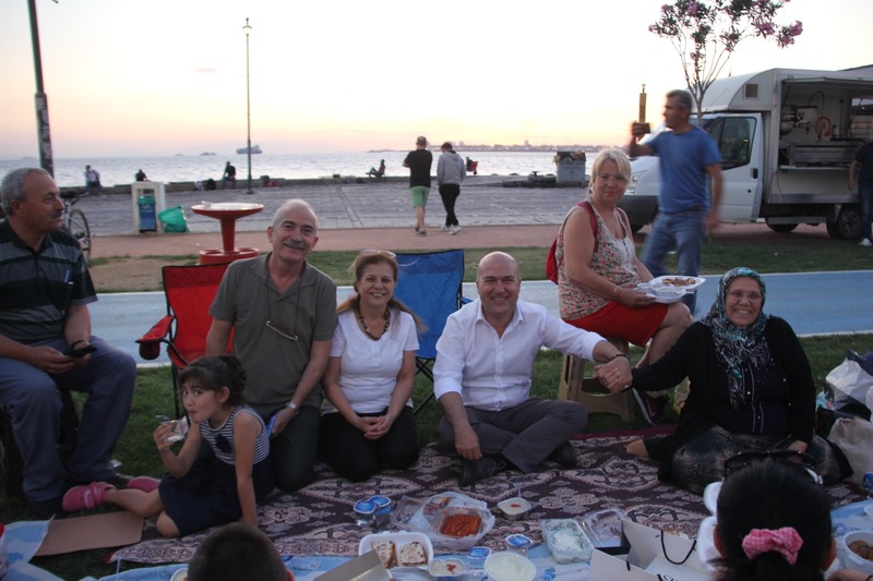 Gündüz köylerde, akşam merkezde!