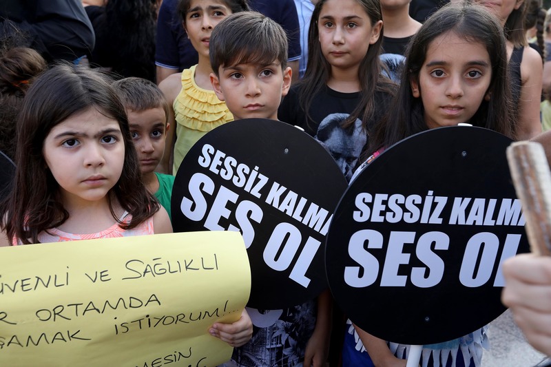 İzmir sessiz kalmadı, çocukların sesi oldu