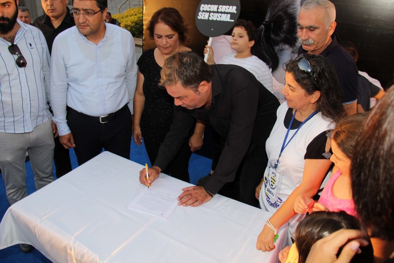 İzmir sessiz kalmadı, çocukların sesi oldu