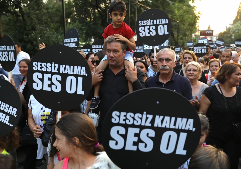 İzmir sessiz kalmadı, çocukların sesi oldu