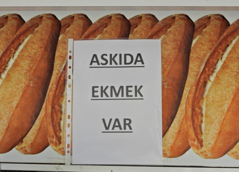Çeşme Halk Ekmek 'Askıda Ekmek' uygulaması başlattı
