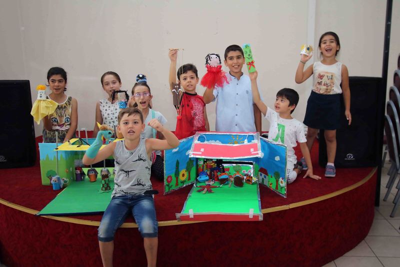 Bayraklı'da Kukla Tiyatrosu