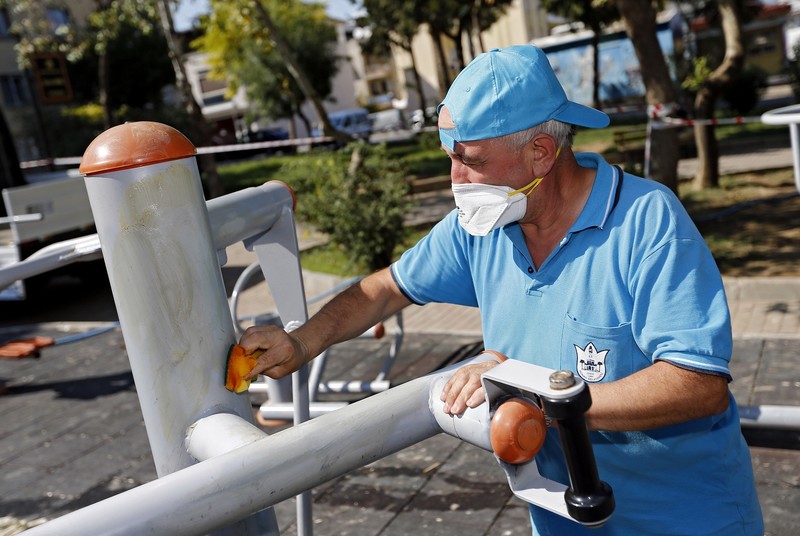 Konak parklarında organik temizlik