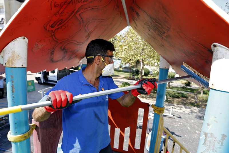 Konak parklarında organik temizlik