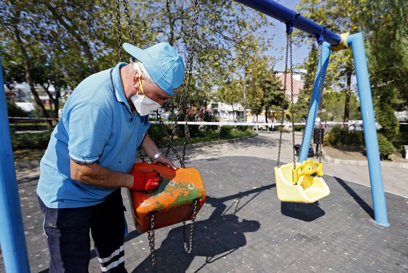 Konak parklarında organik temizlik