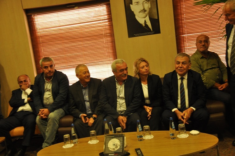 Kocaoğlu'na İzmir'den tek destek Hasan Arslan'dan...