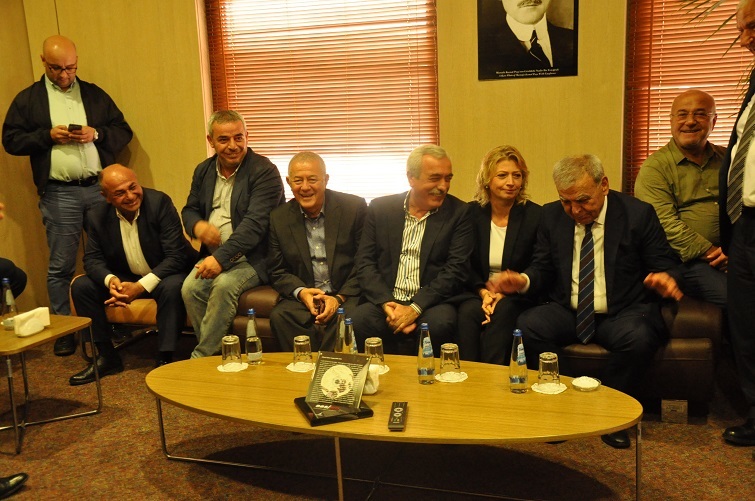 Kocaoğlu'na İzmir'den tek destek Hasan Arslan'dan...