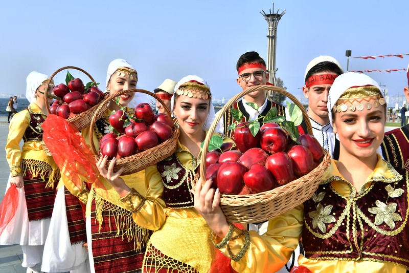 Balkanlılar Halk Dansları Festivali başladı