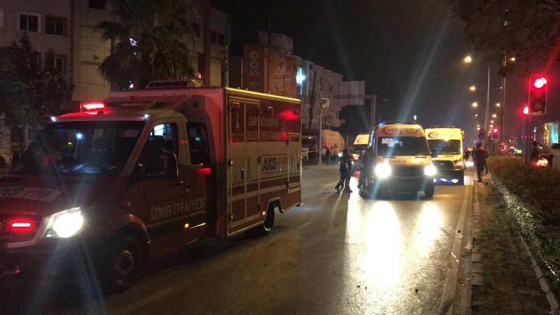 İtfaiye aracı ile hafif ticari çarpıştı