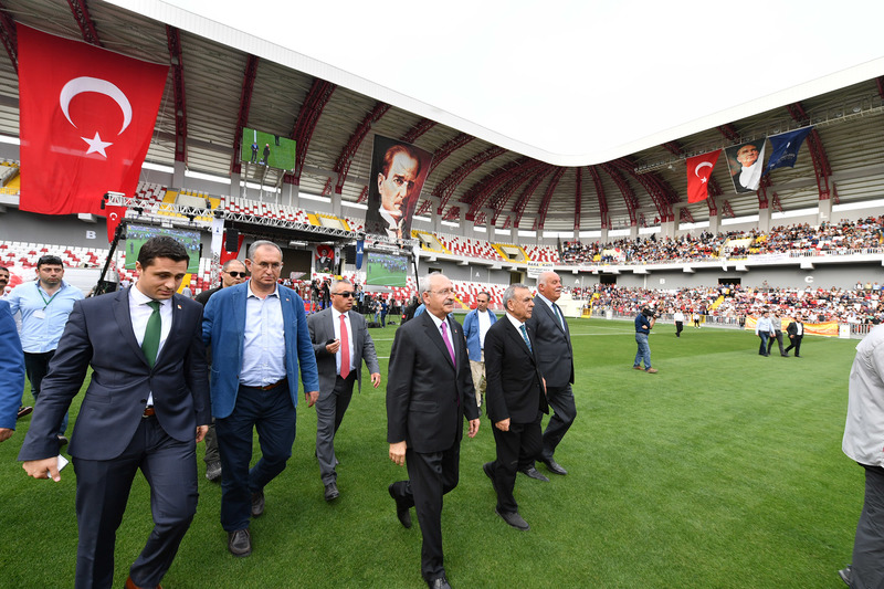 İzmir’de “yatırım fırtınası” esti