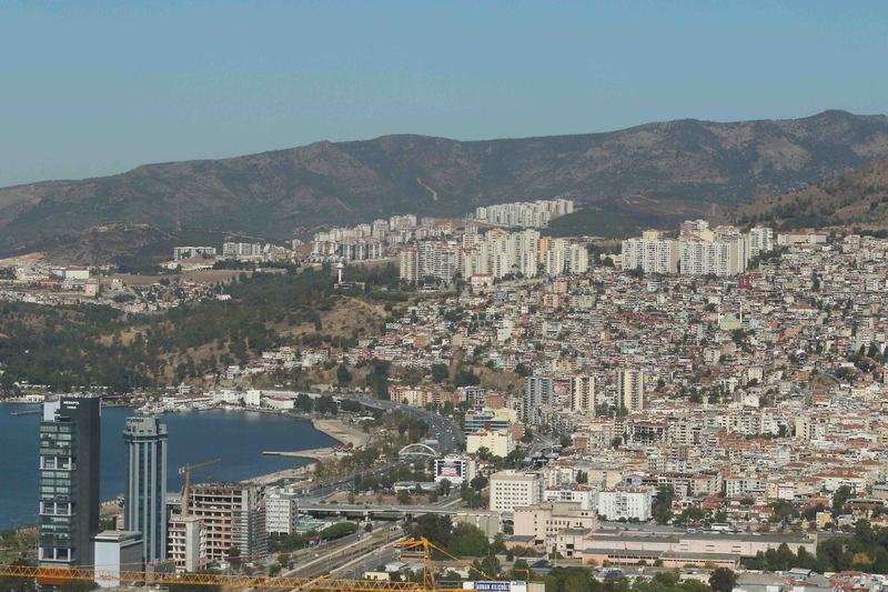 Bayraklı 'sosyal hizmetlerde' 1 numara