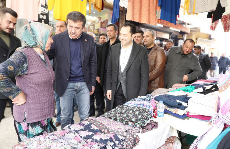 AK Partili Nihat Zeybekci:"İzmir çok geride kaldı"