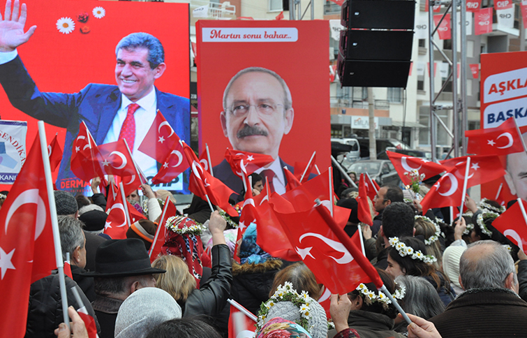 CHP Balçova'da şölen havasında açılış! Mehmet Ali Çalkaya'ya sevgi seli