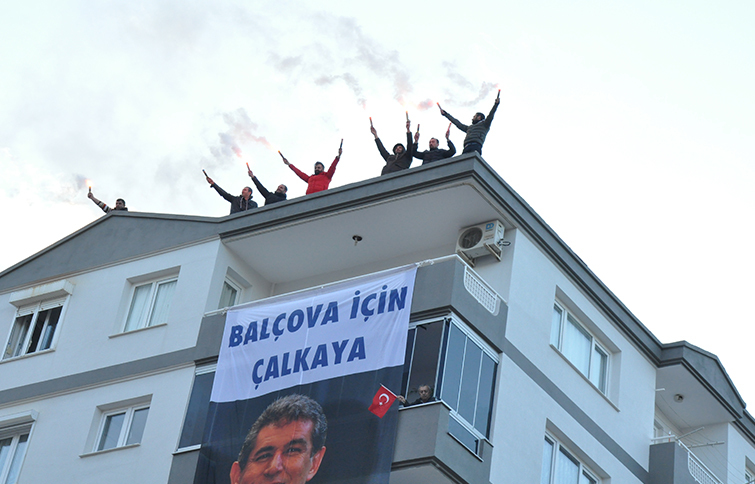 CHP Balçova'da şölen havasında açılış! Mehmet Ali Çalkaya'ya sevgi seli