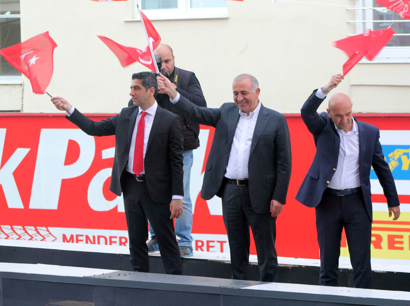 Tunç Soyer ve Mustafa Kayalar'dan gövde gösterisi