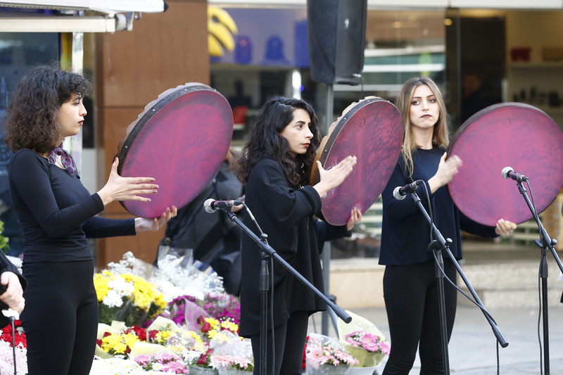 İzmirli kadınlardan 8 Mart’a ‘flash mob’lu anma