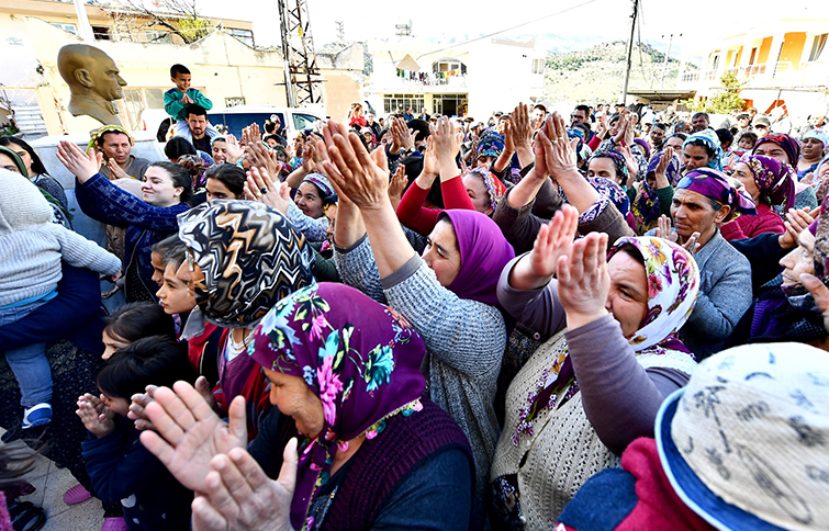 Başkan Aziz Kocaoğlu: "Bizim kökümüz Kuvai Milliye, bölücülükle işimiz olmaz"
