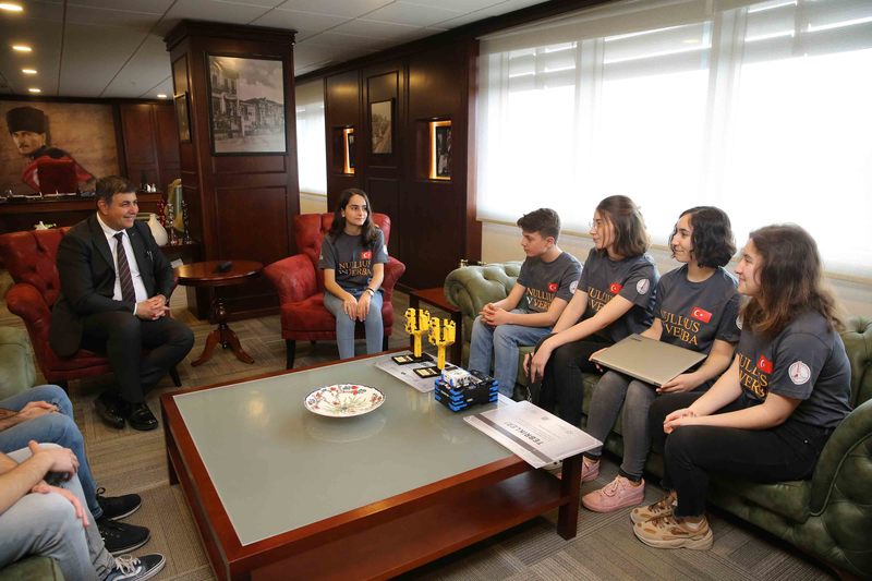 Karşıyaka’nın bilim kahramanları Amerika’da!