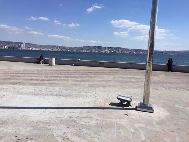 Karşıyaka'daki Hüseyin Mutlu Akpınar imzalı yazıt kaldırıldı