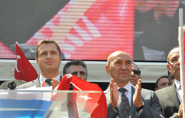 CHP İzmir Kılıçdaroğlu'na yönelik saldırıya karşı tek yürek oldu