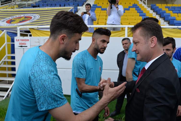 Serdar Aksoy Menemen Belediyespor’a verdiği prim sözünü tuttu