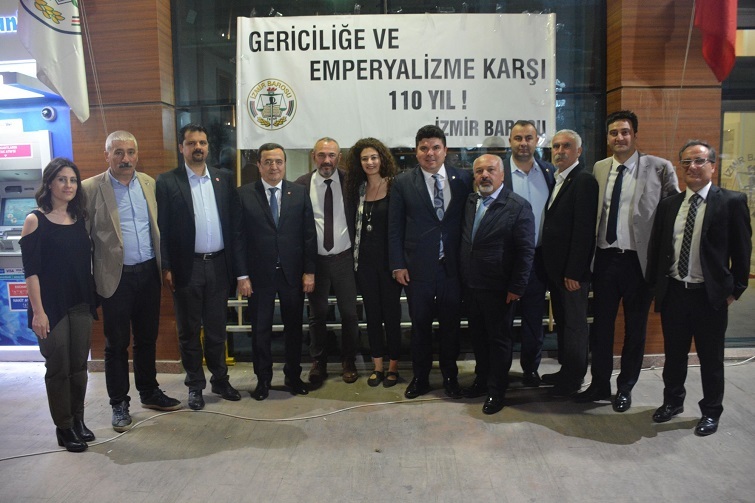 Demokrasi nöbetine yerel yönetimlerden destek