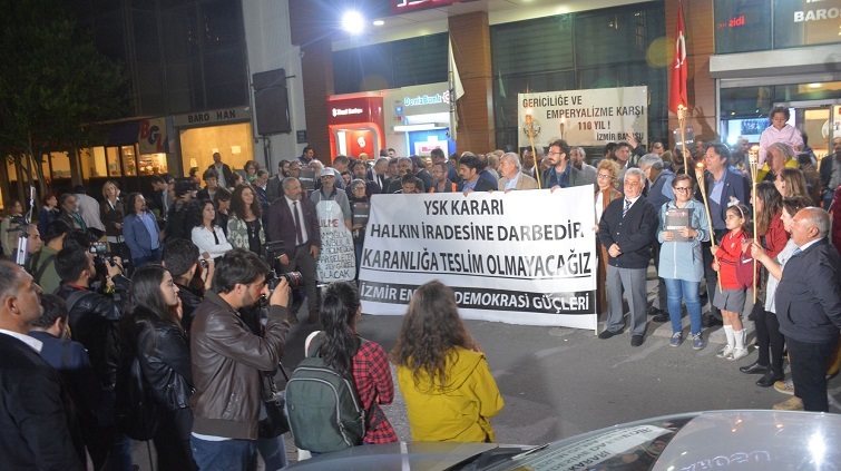 Demokrasi nöbetine yerel yönetimlerden destek