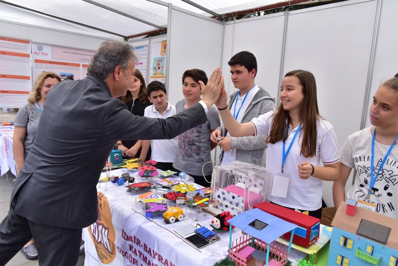 Bornova'da Bilim Şenliği başladı