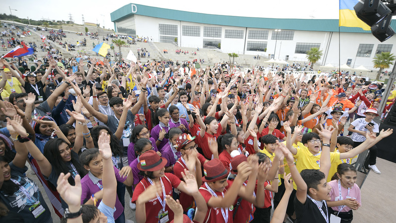 Dünya çocukları fuarizmir'de tek yürek oldu