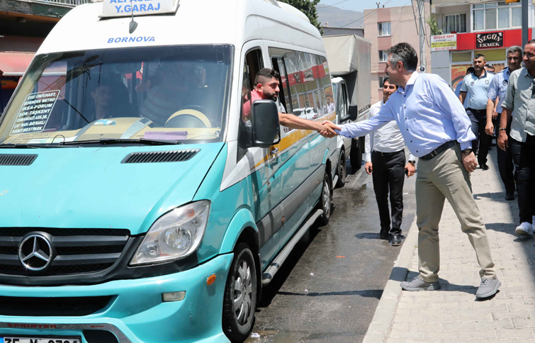 Bayraklı'nın sokakları pırıl pırıl