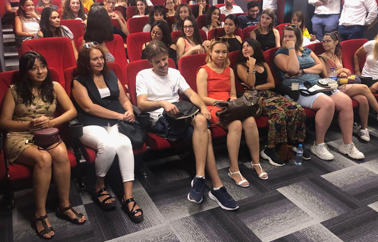 Buca’da 17 ülkeden kadın zirvesi