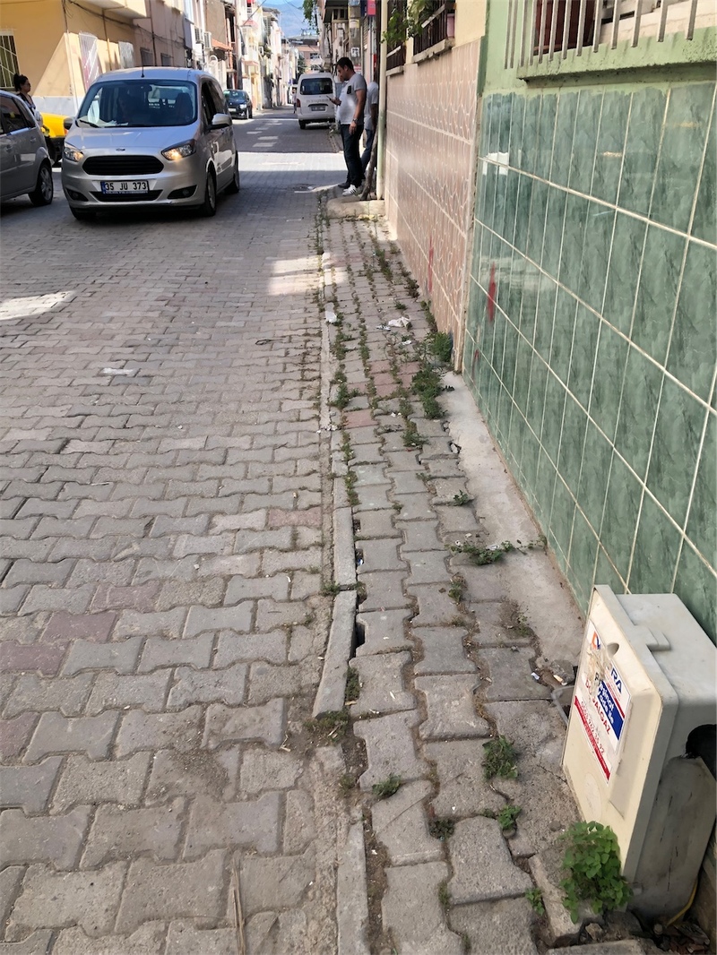 Bornova Belediyesi yolları yeniliyor