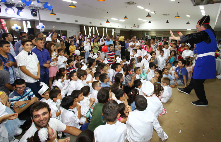 Bayraklı’da coşkulu sünnet şöleni