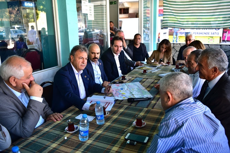 Bornova'da projeler mahalle gezilerinden çıkıyor